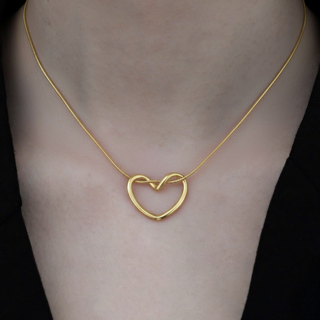 Minimal Heart Pendant Necklace – 18K Gold Love Symbol Jewelry