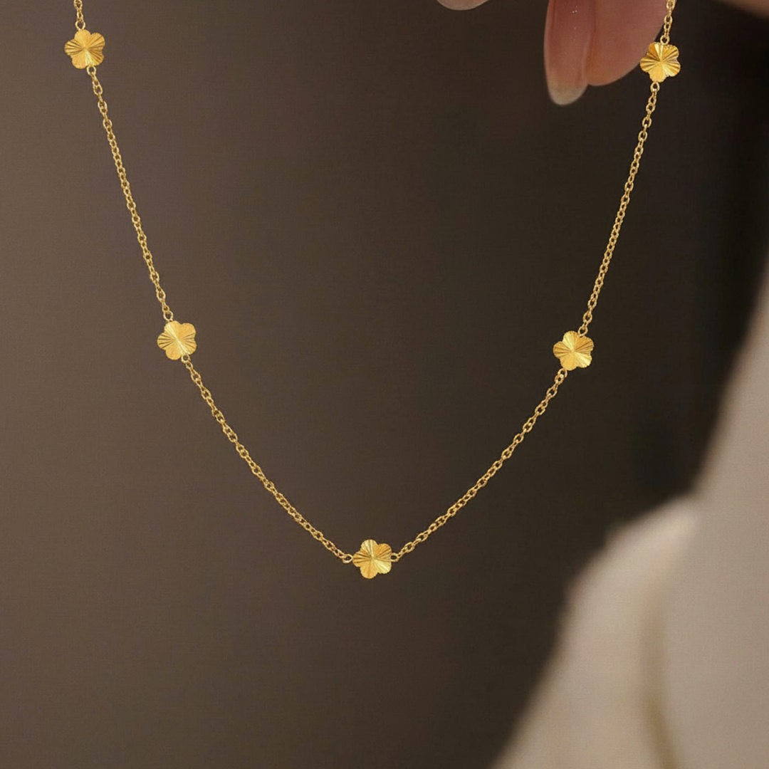 Golden Clover Necklace – Stainless Steel Minimalist Jewelry