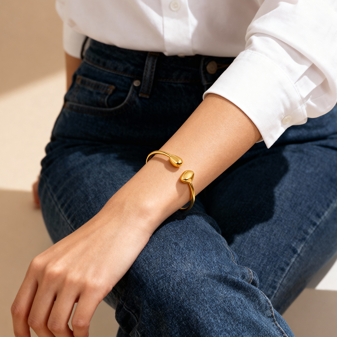 Dual Heart Minimalist Gold Bangle