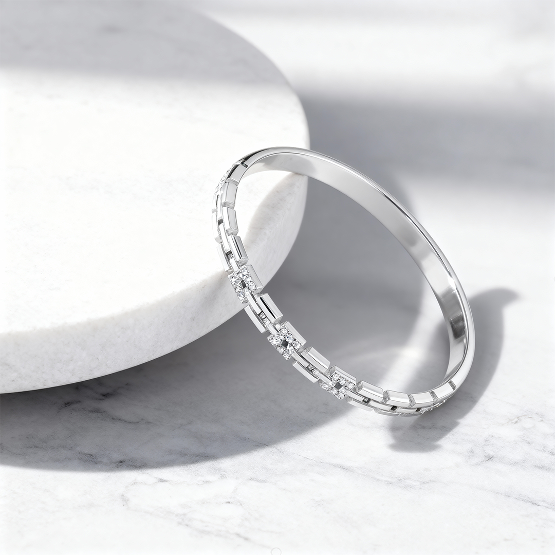 Elegant Silver Chain-Link Crystal Bracelet