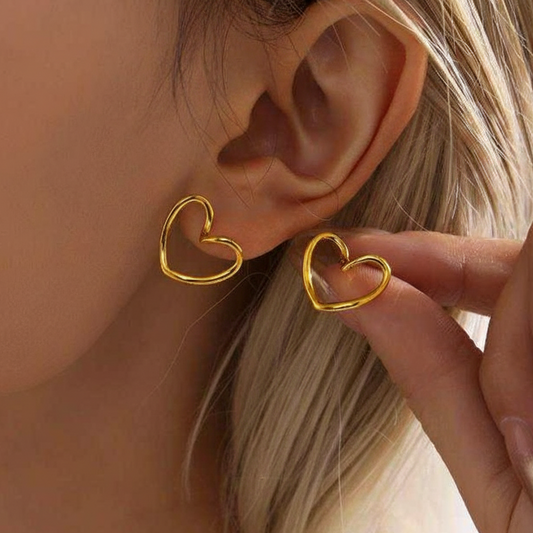 Open Heart Hoop Earrings – 18K Gold Minimalist Love Jewelry