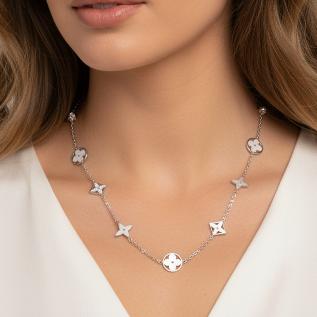 Luxury Clover Charm Necklace – 18K Gold & Silver Plated