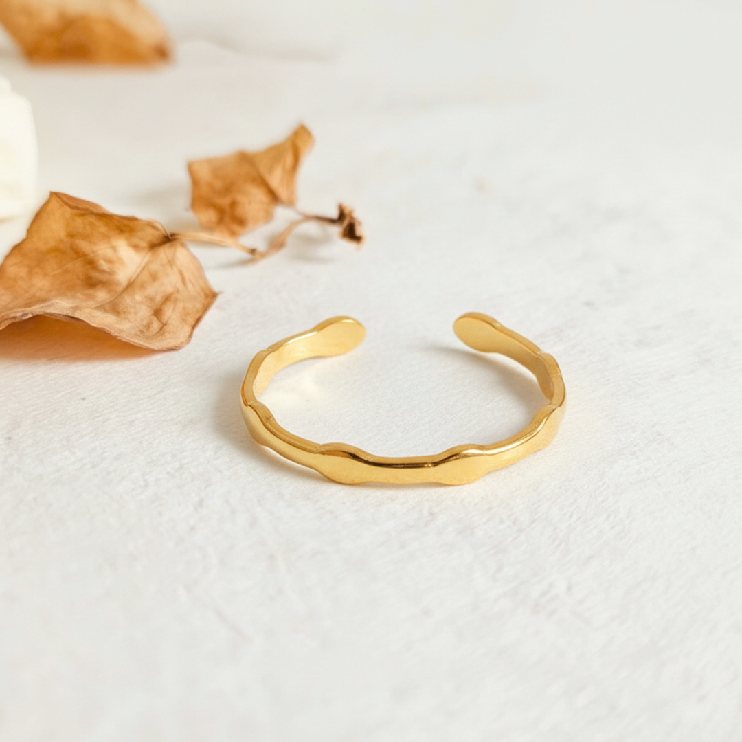 Wavy Minimal Adjustable Ring – Gold