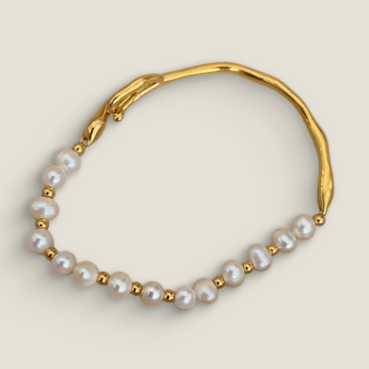 Freshwater Pearl & Gold Bracelet