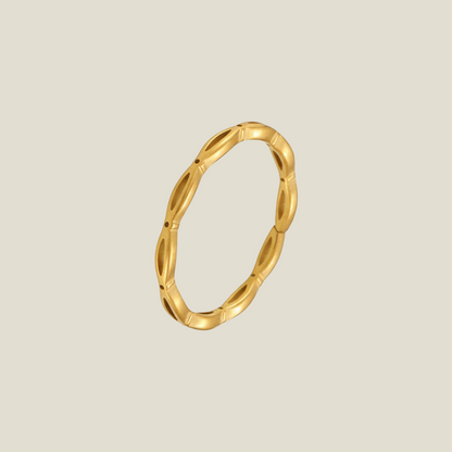 Linked Pattern Gold Ring