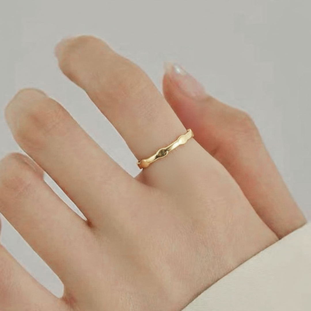 Wavy Minimal Adjustable Ring – Gold